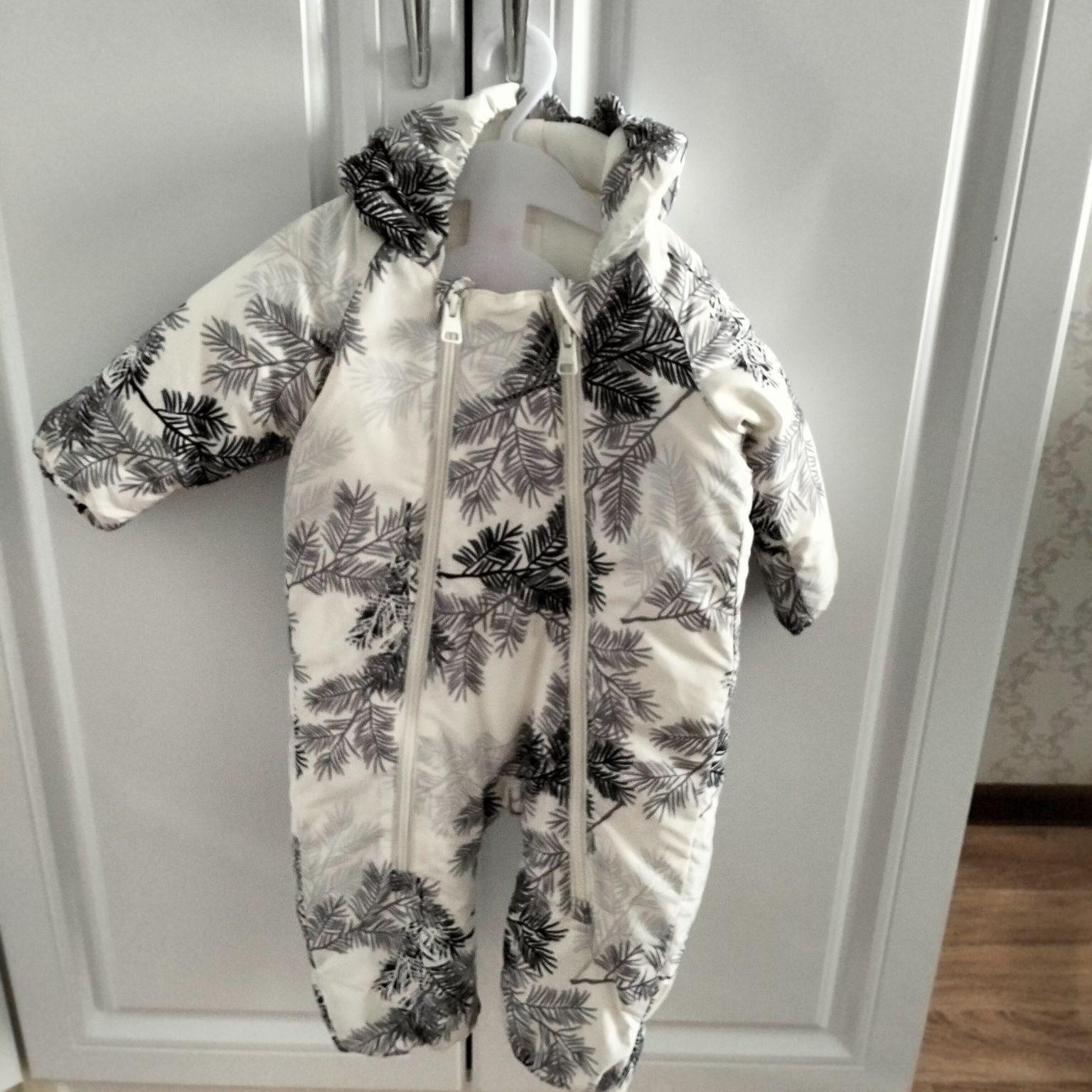 Продам детские комбинезоны