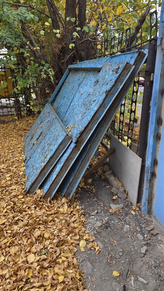 Ворота металлические гаражные