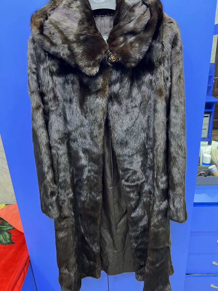 Продам норковую шубу