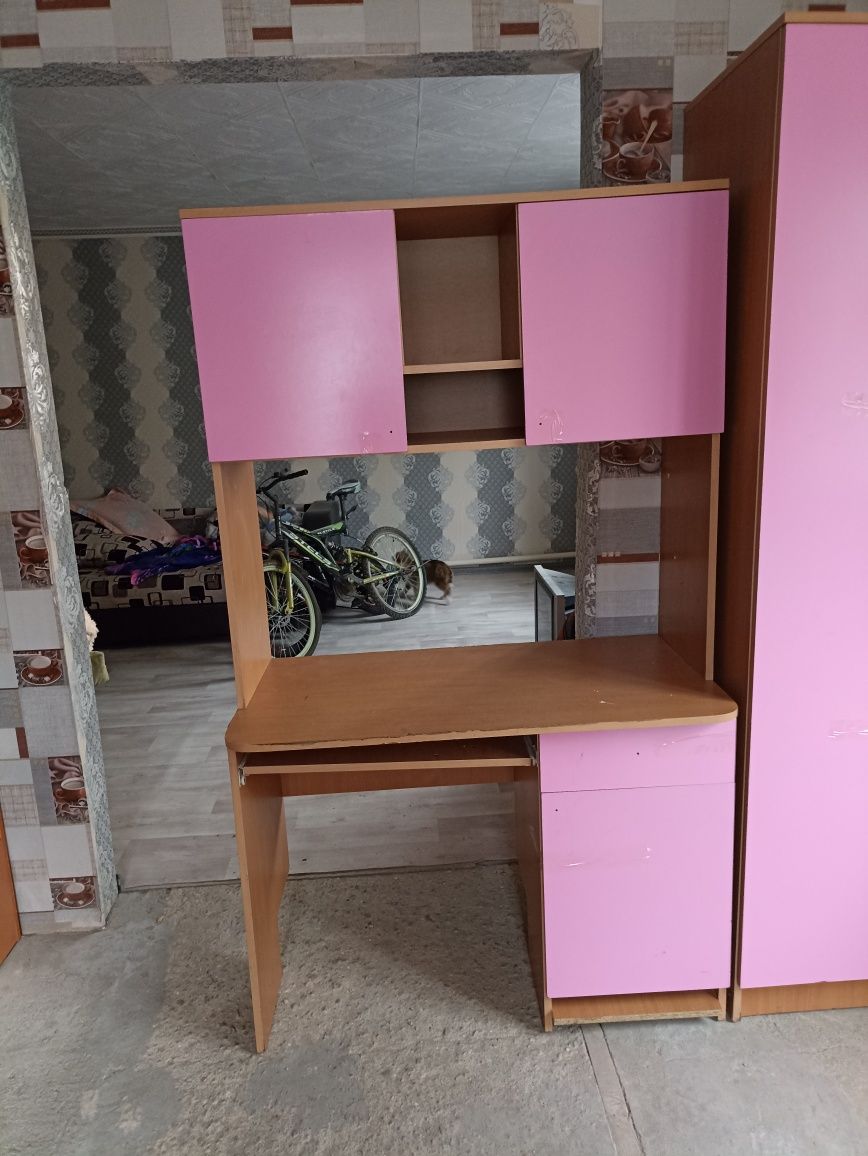Продам детскую мебель