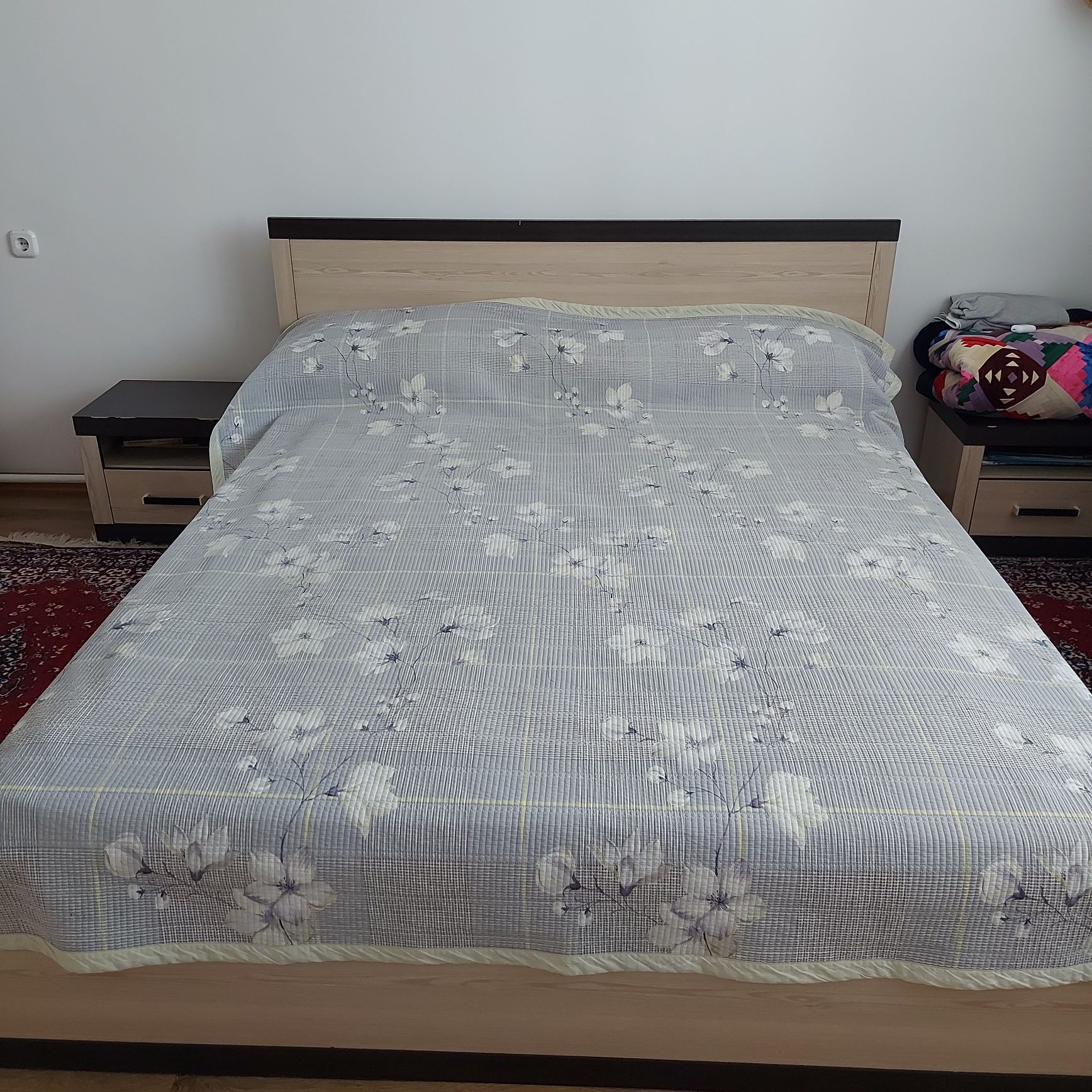 Продам спальни гарнитуры