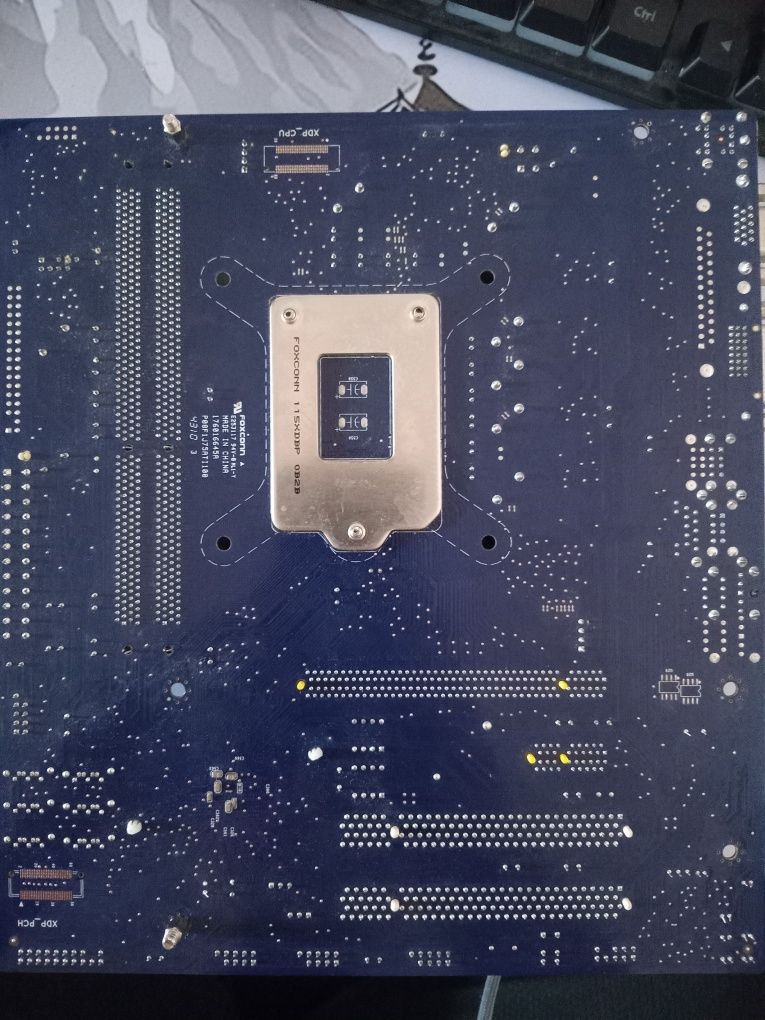 Core i 3 530 Матеренскии плата  FOXCONN 2×2 DDR3 1333 мгц