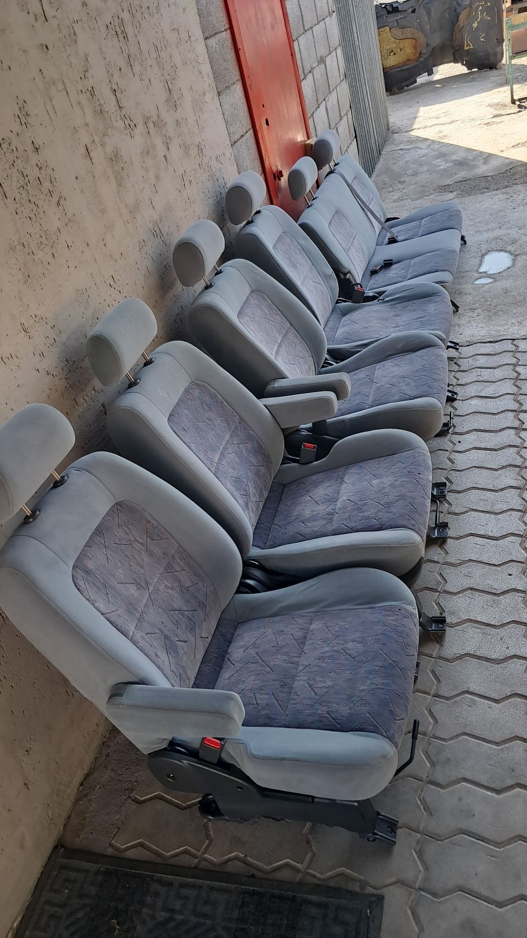 Химчистка авто с разбором и без