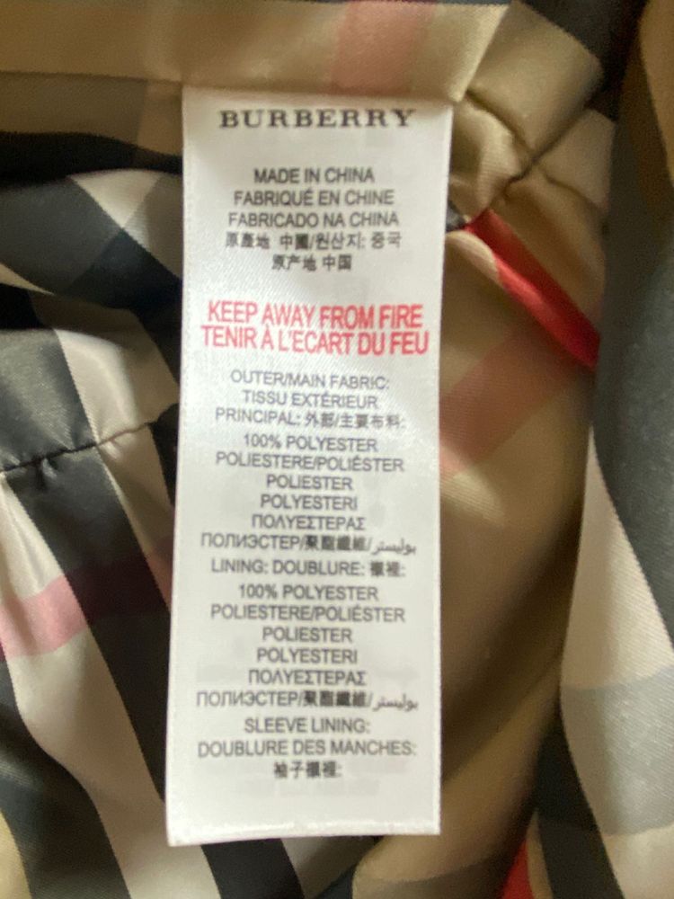 Плащ Burberry для девочек.