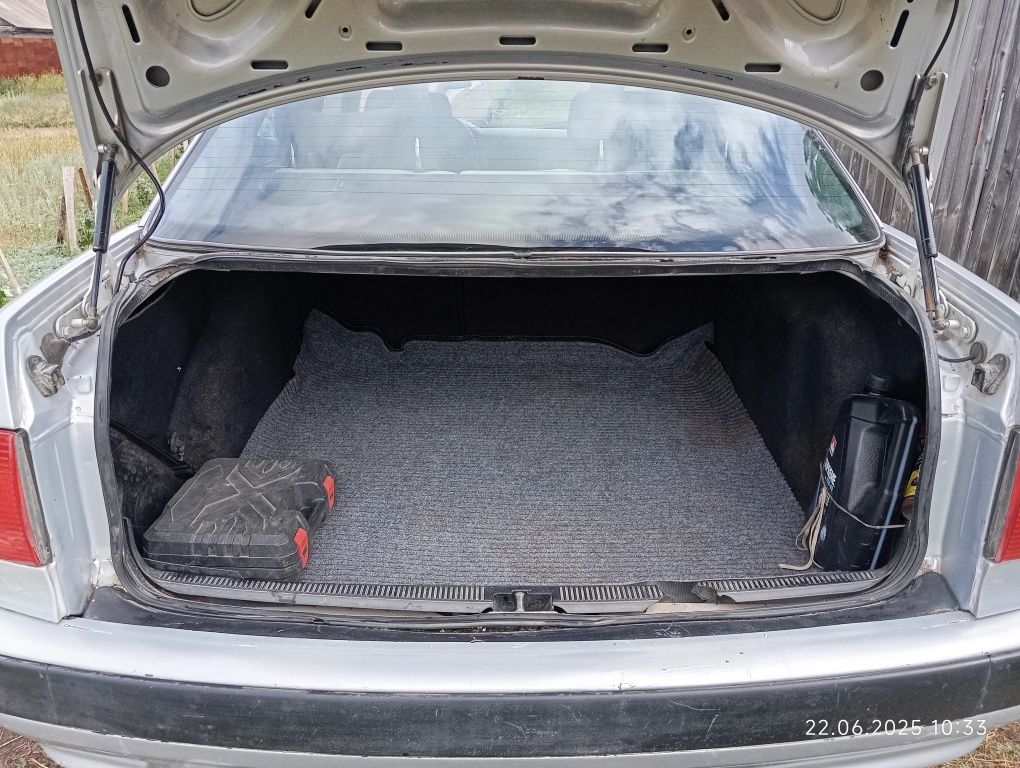 Audi A80 В4, механика, 2 л, 1992