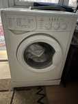 Продам стиральную машину Indesit