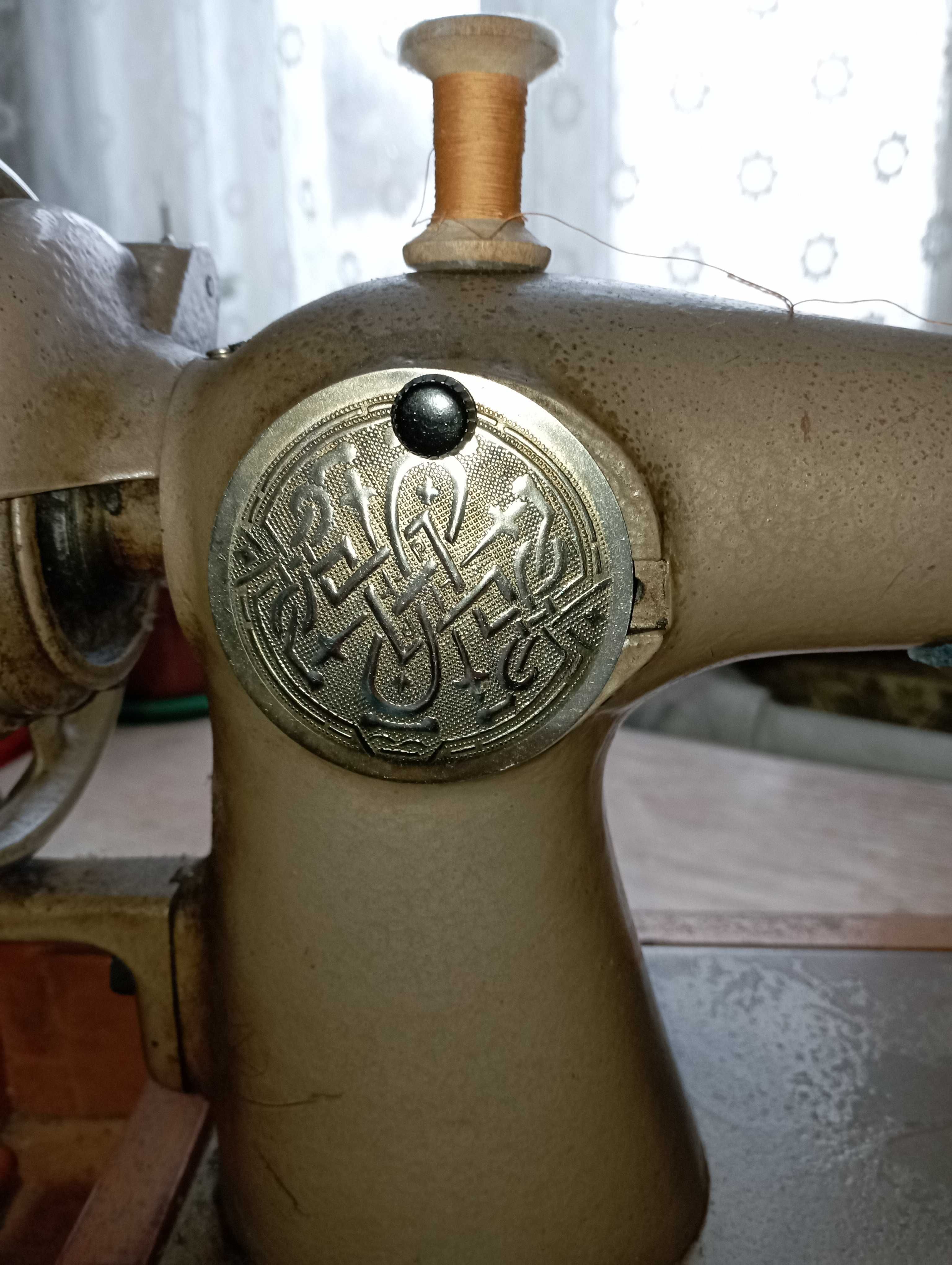 Швейная машинка винтажная