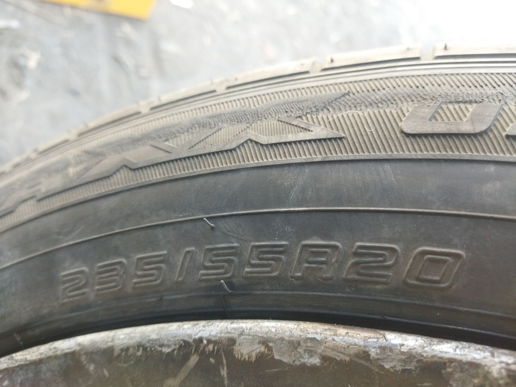 1 шина Dunlop 235/55/20