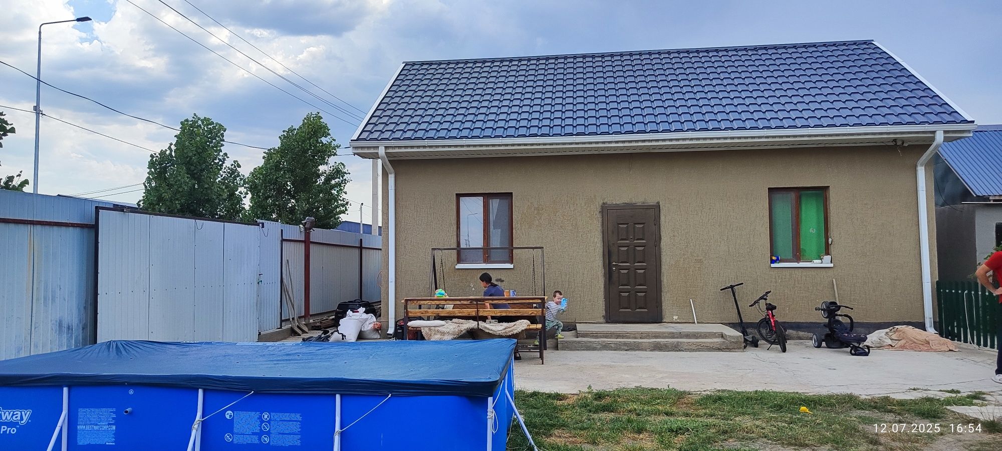 Продам два дома 56,113 метров квадратных.