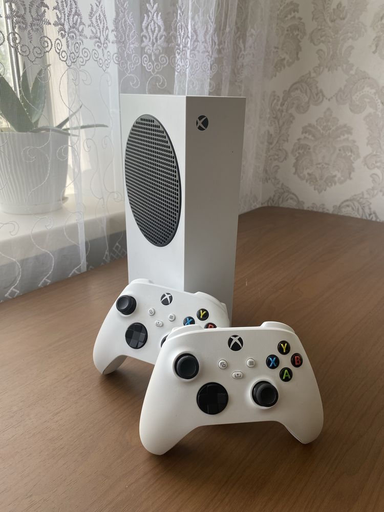 Продаю xbox series s на 512 мб