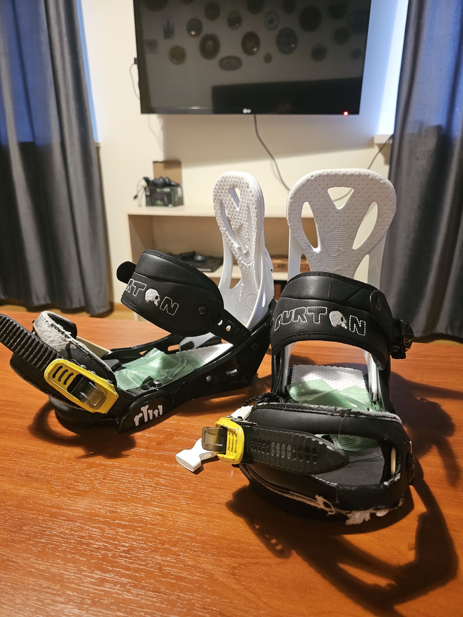 Крепления для сноуборда Burton