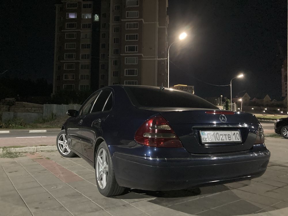 Продам мерседес е320