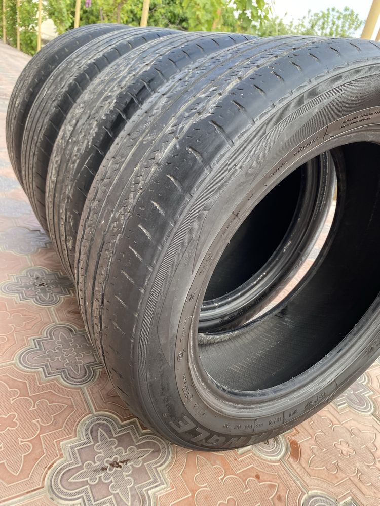 Продам комплект б/у шин Triangle 235/55 R18