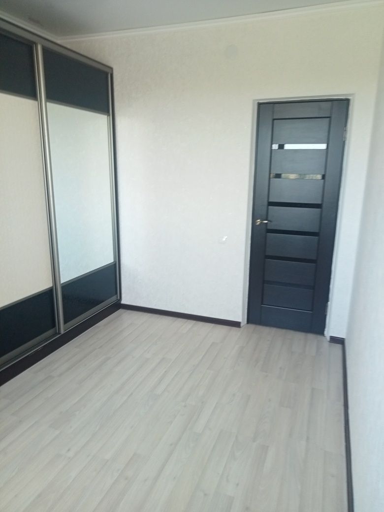 Продам 2-х комн кв в мкр Болашак.на 4 этаже 10 эт дома