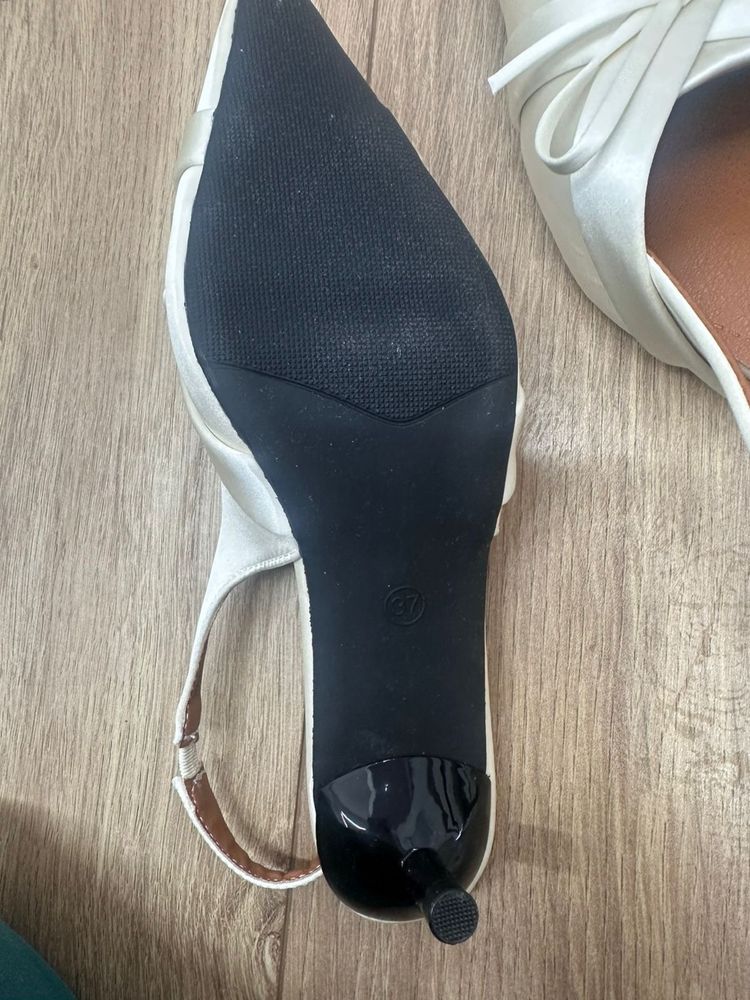 Продам новые туфли