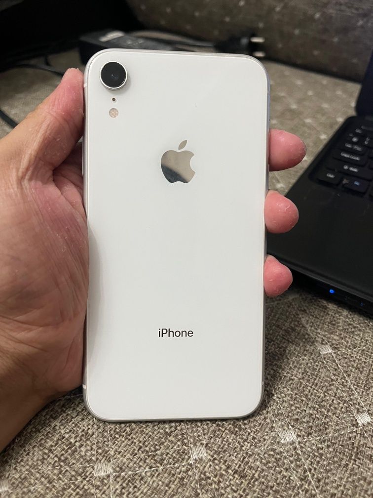iPhone XR 128. Белый