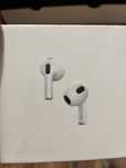 Продам наушники AirPods 3
