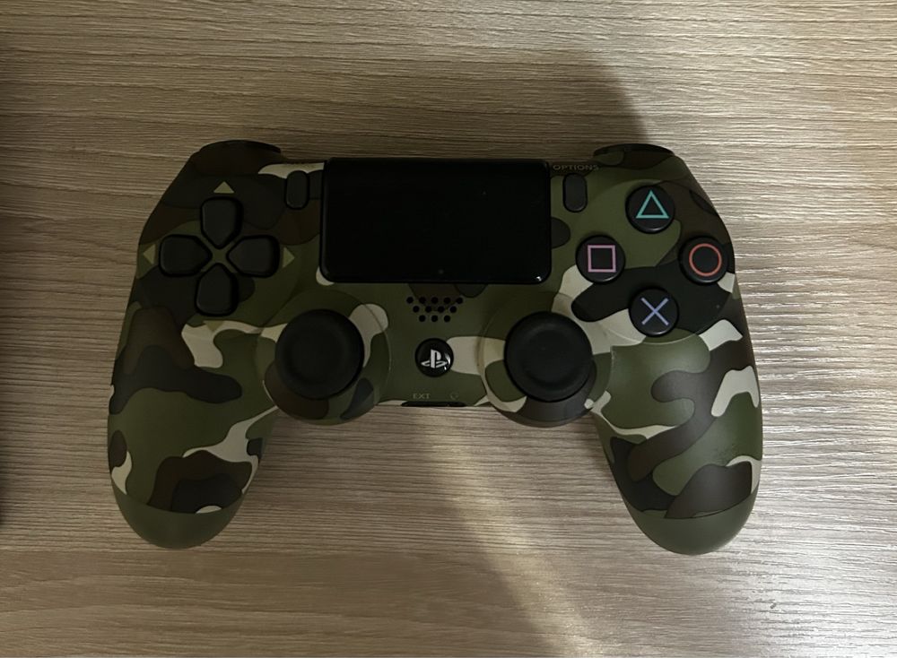 Продам телефоны, джойстик playstation 4