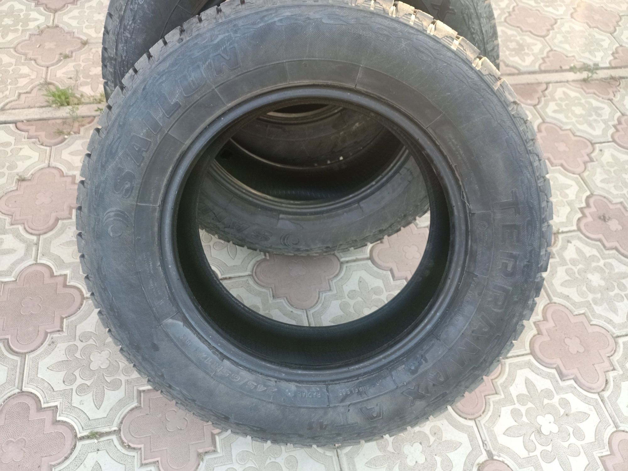 Всесезонная резина 245*65 R17