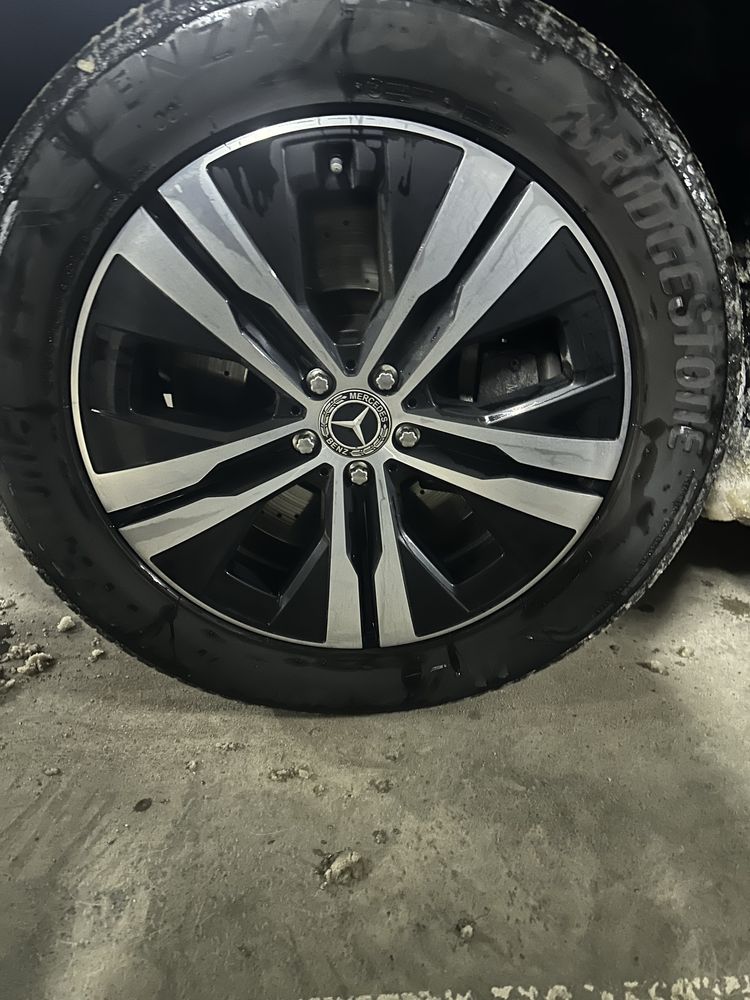Продам  BRIDGESTONE комплект в отличном состоянии.