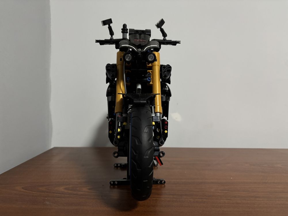 Lego Yamaha MT-10 SP