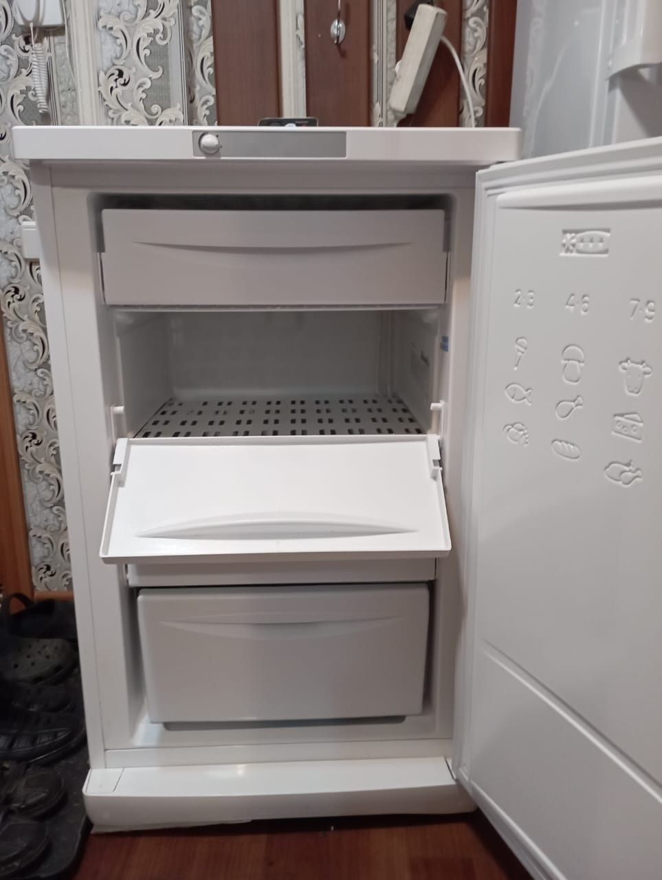 Продам морозильную камеру