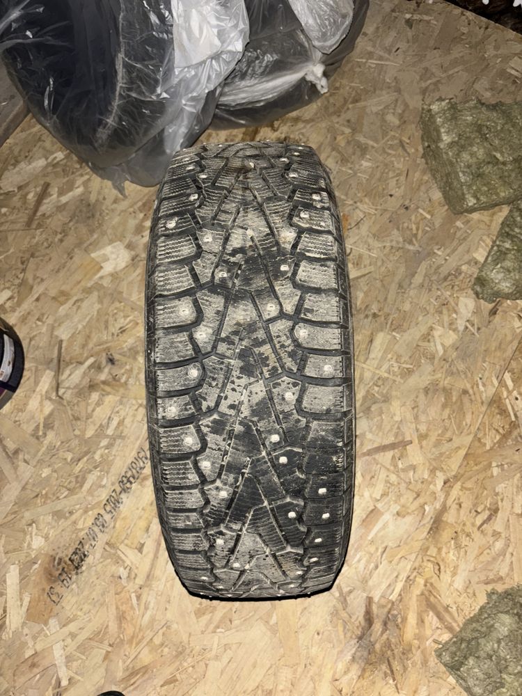 Продаю шины (резину) на автомобиль PIRRELI ICE ZERO 205/55 r16