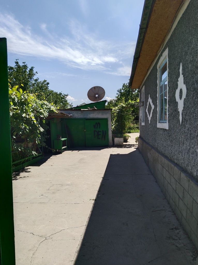 Продается Дом в центре Каскелена с большим участком