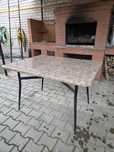 Продам обеденный стол с металлическим каркасом 120х90см, высота 76см.