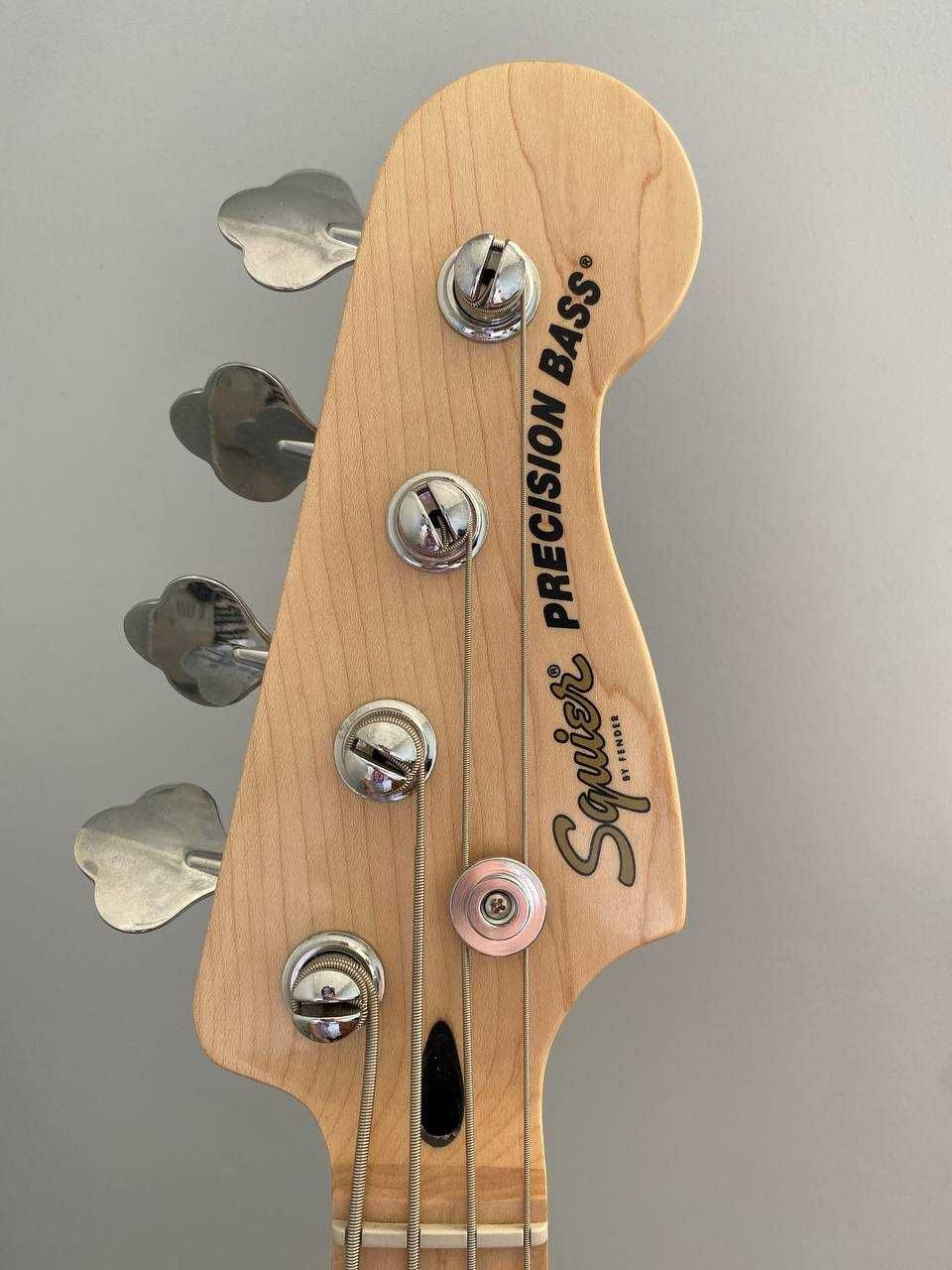 Бас гитара Squier Precision Jazz Bass