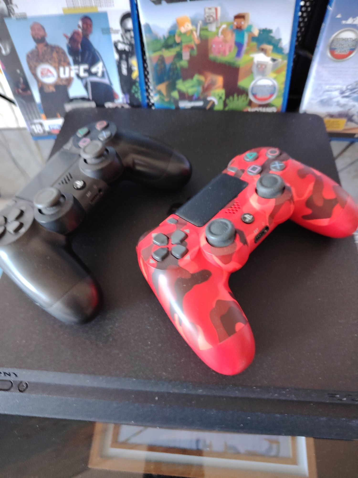 PS4 в идеальном состоянии