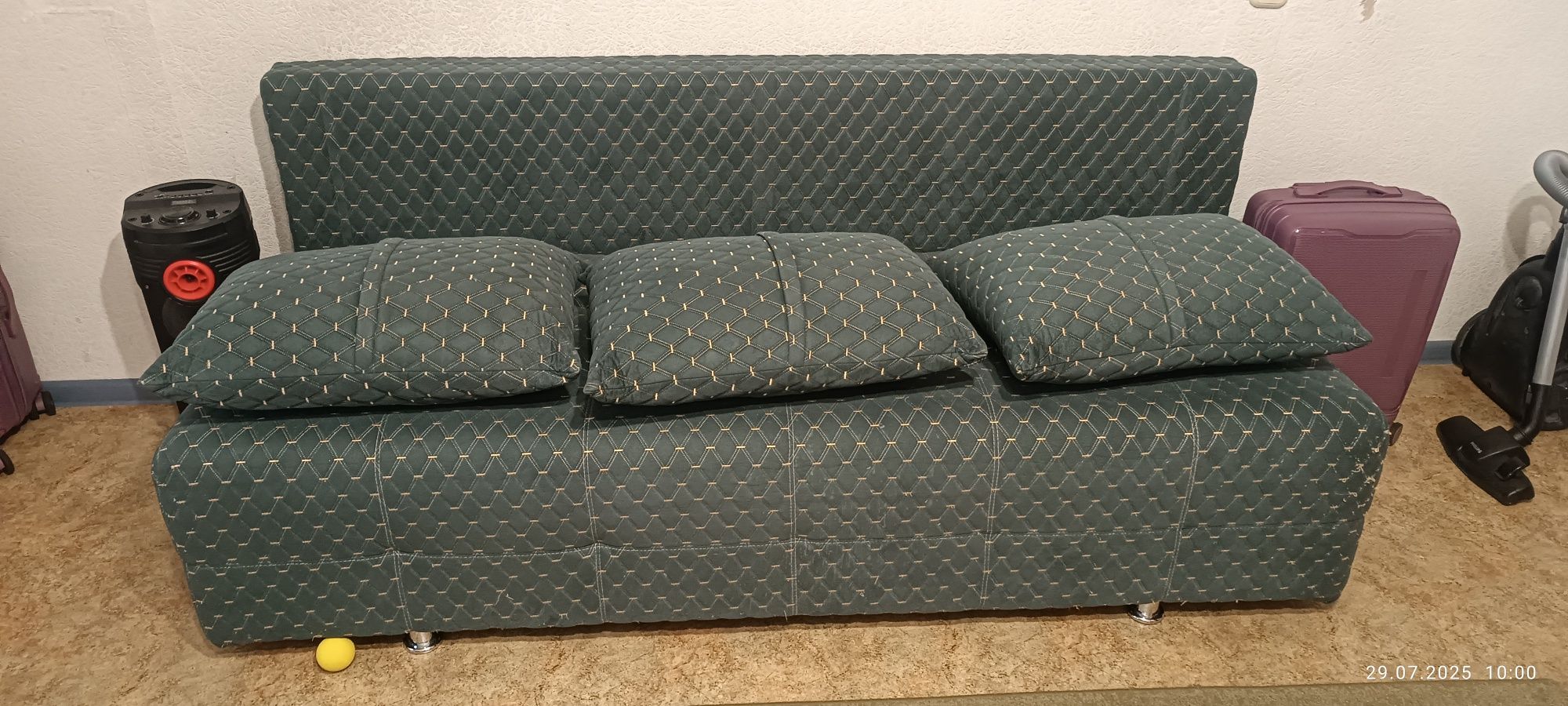 Продам раскладной диван б/у