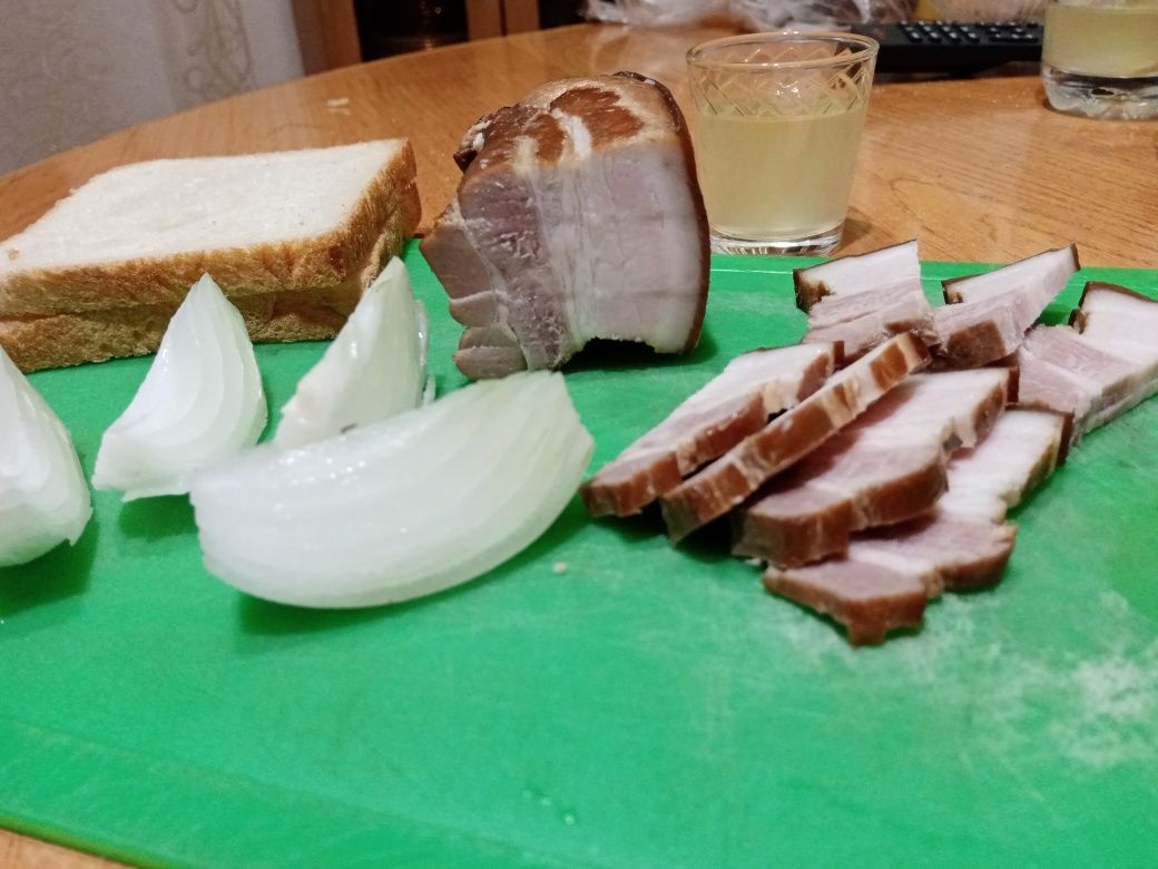 Продам мясо свинину,  частями от 5 килограм ! с доставкой .
