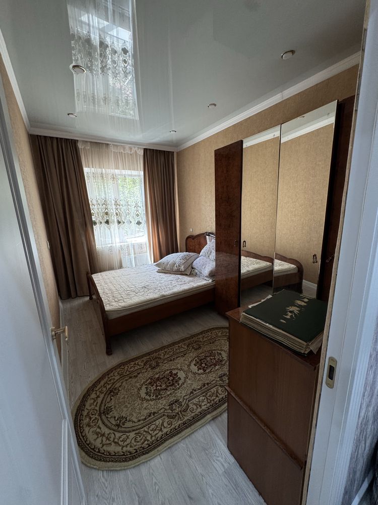 Продам 3 комн.кв - 8 мкр
