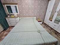 Продам белый спальный гарнитур