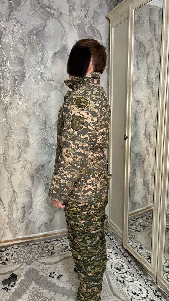 Военный форма.        ,,,