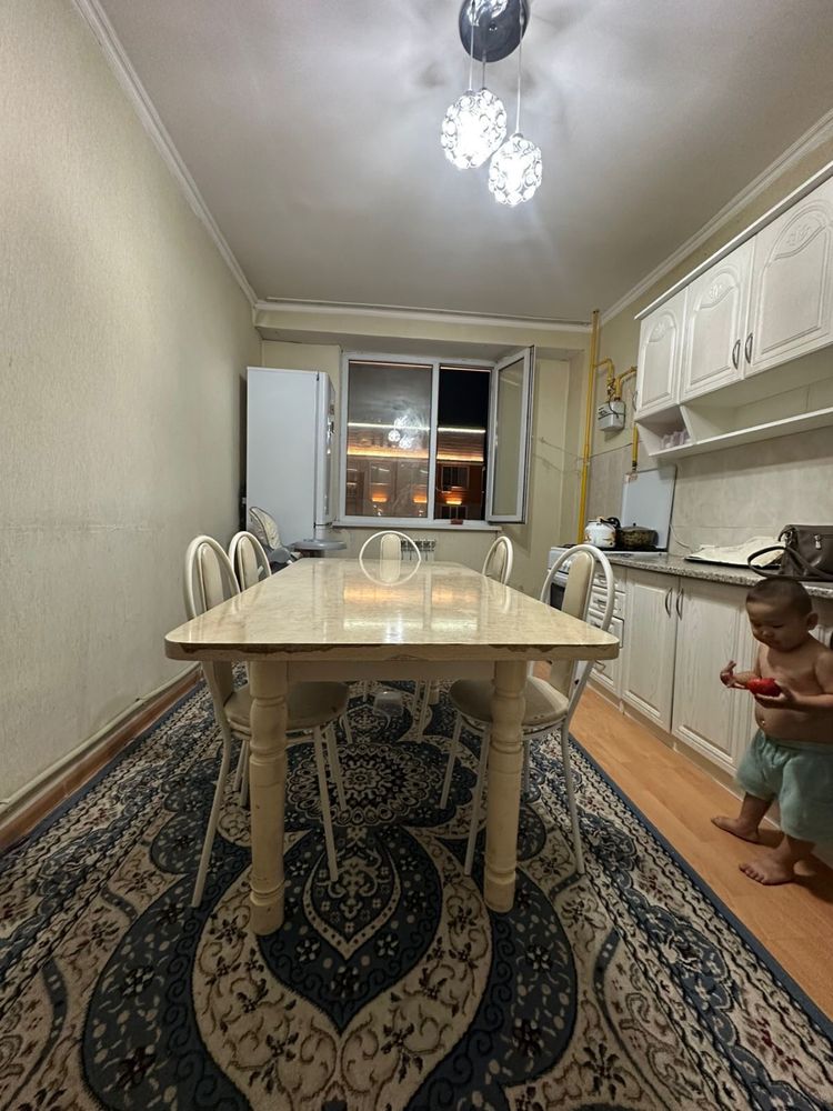 Кухонный стол стулья