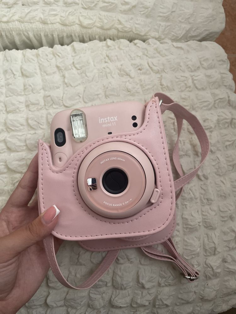 Продаю instax mini 12
