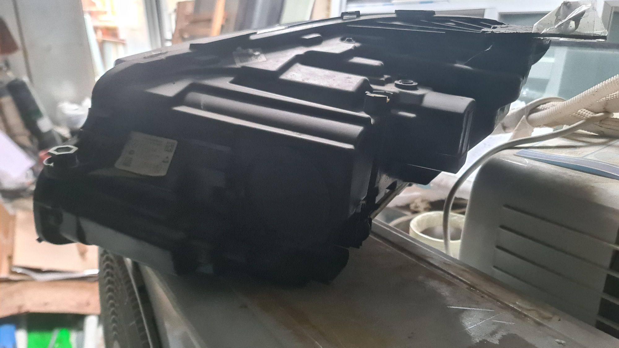 Продам фару правую w213