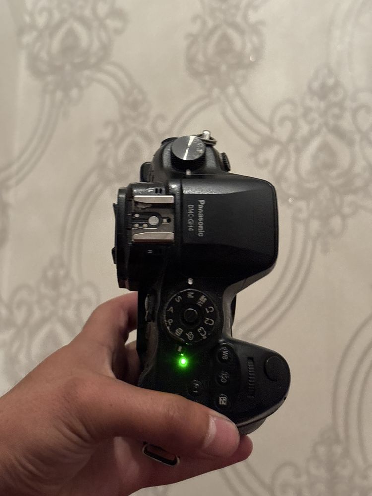 Lumix GH4 без обектива,только тушка
