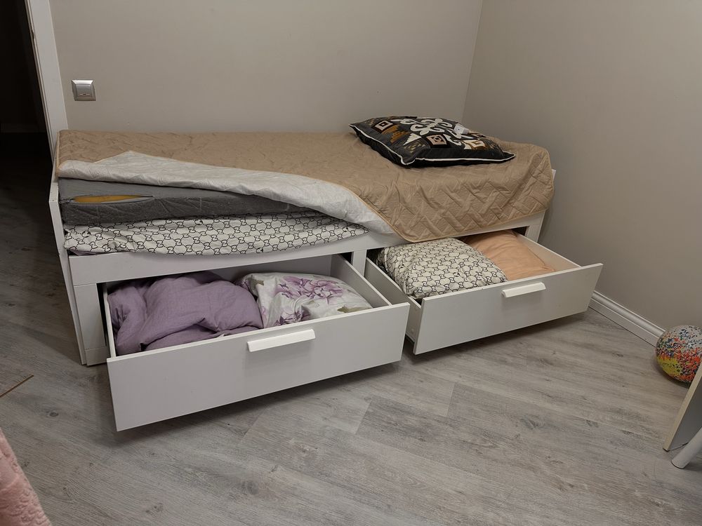 Кровать IKEA Бримнэс