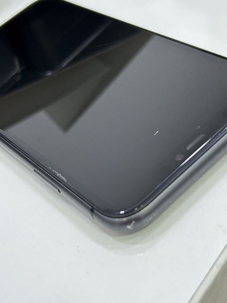 iPhone 11 black