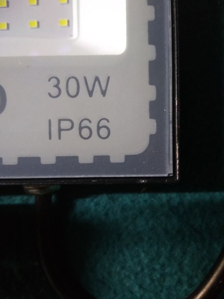 Светодиодный прожектор  с датчиком движения 30 W