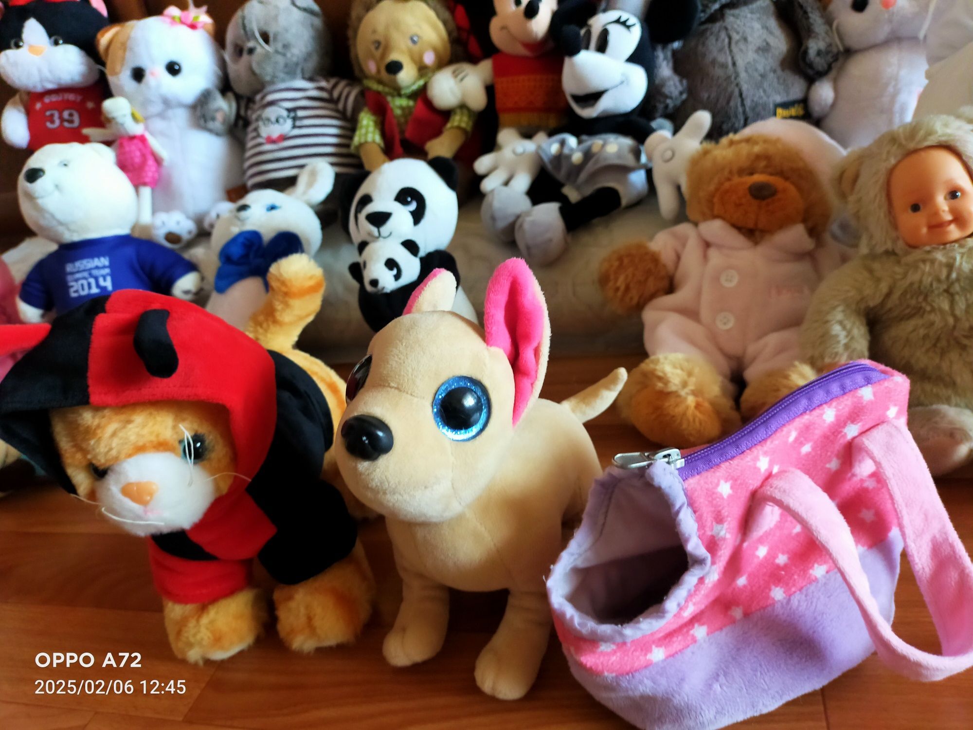Продам фирменные игрушки. Цены разные.