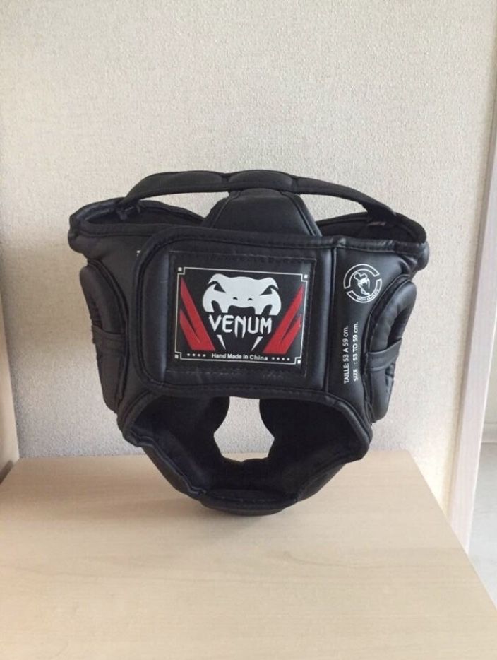 Боксерский шлем Venum
