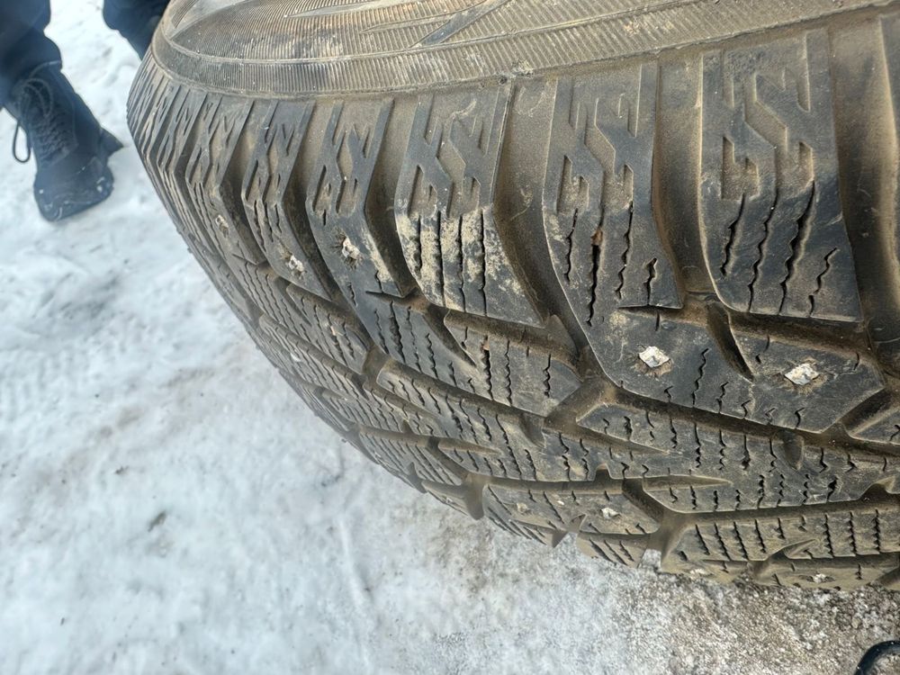 Запаска на бмв r15 на шипах