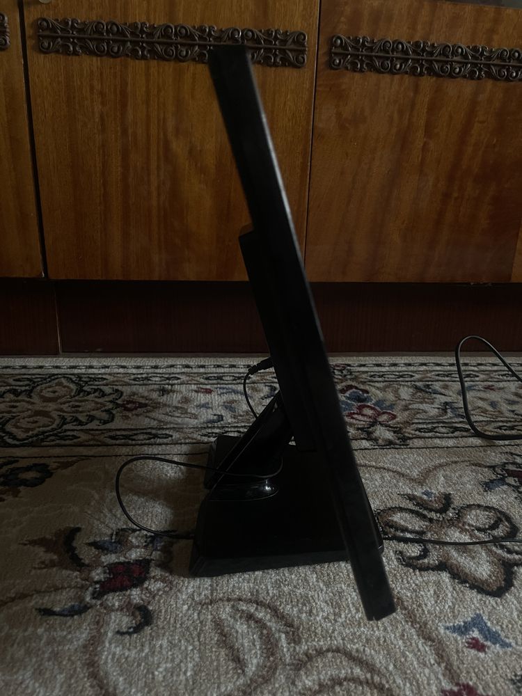 Продам монитор LG Flatron E2024