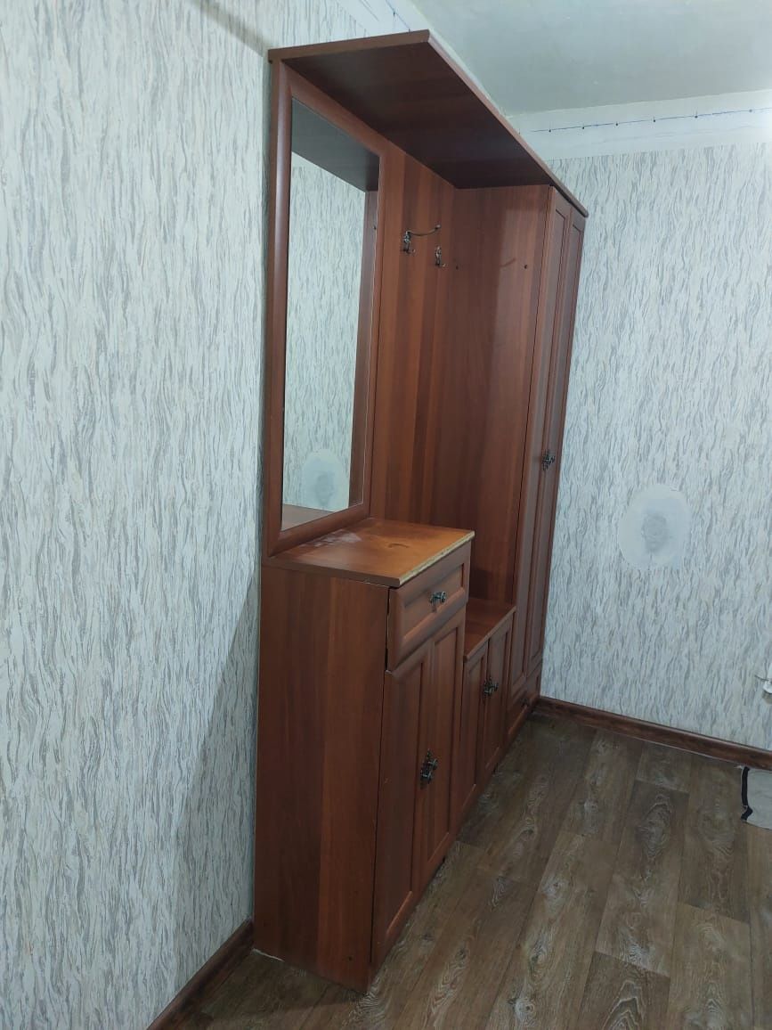 Продам прихожую бу
