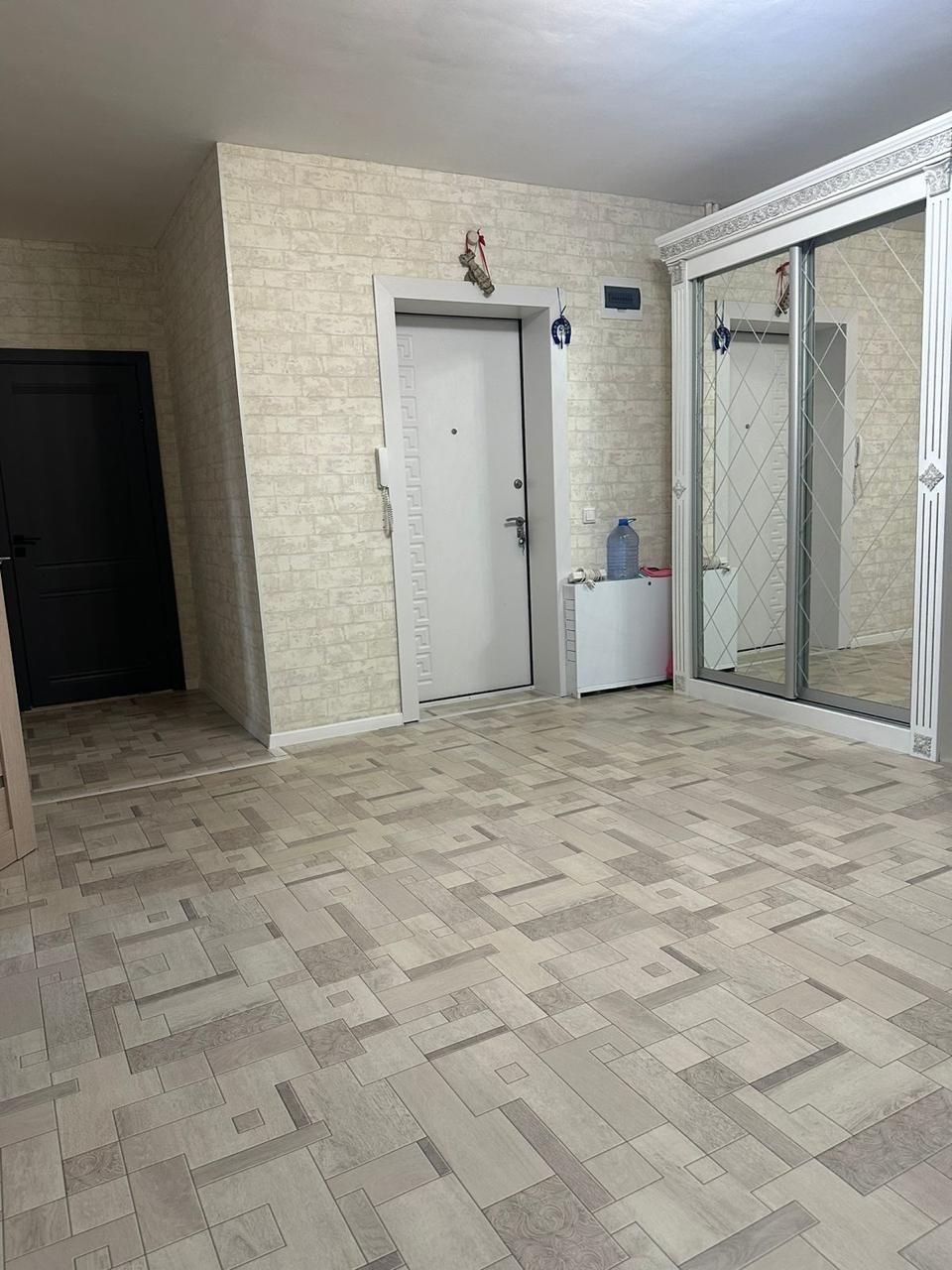 Продаётся 4х комнатная квартира