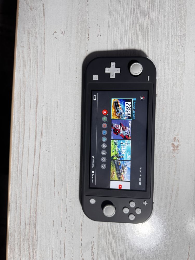 Продам Nintendo switch Lite(в идеале)